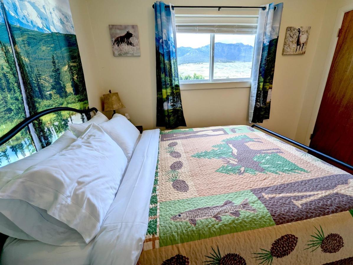 Yellowstone Treasure Guesthouses On The River Gardiner Esterno foto