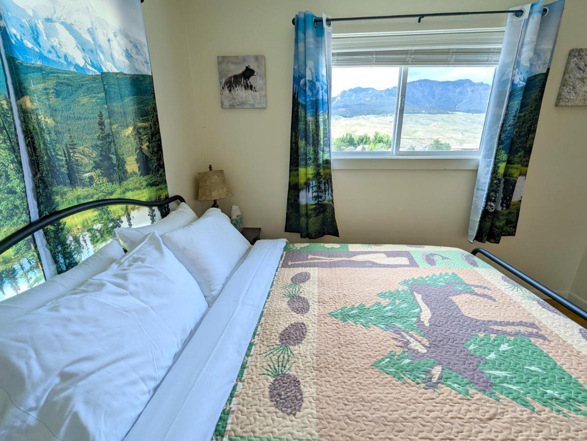 Yellowstone Treasure Guesthouses On The River Gardiner Esterno foto