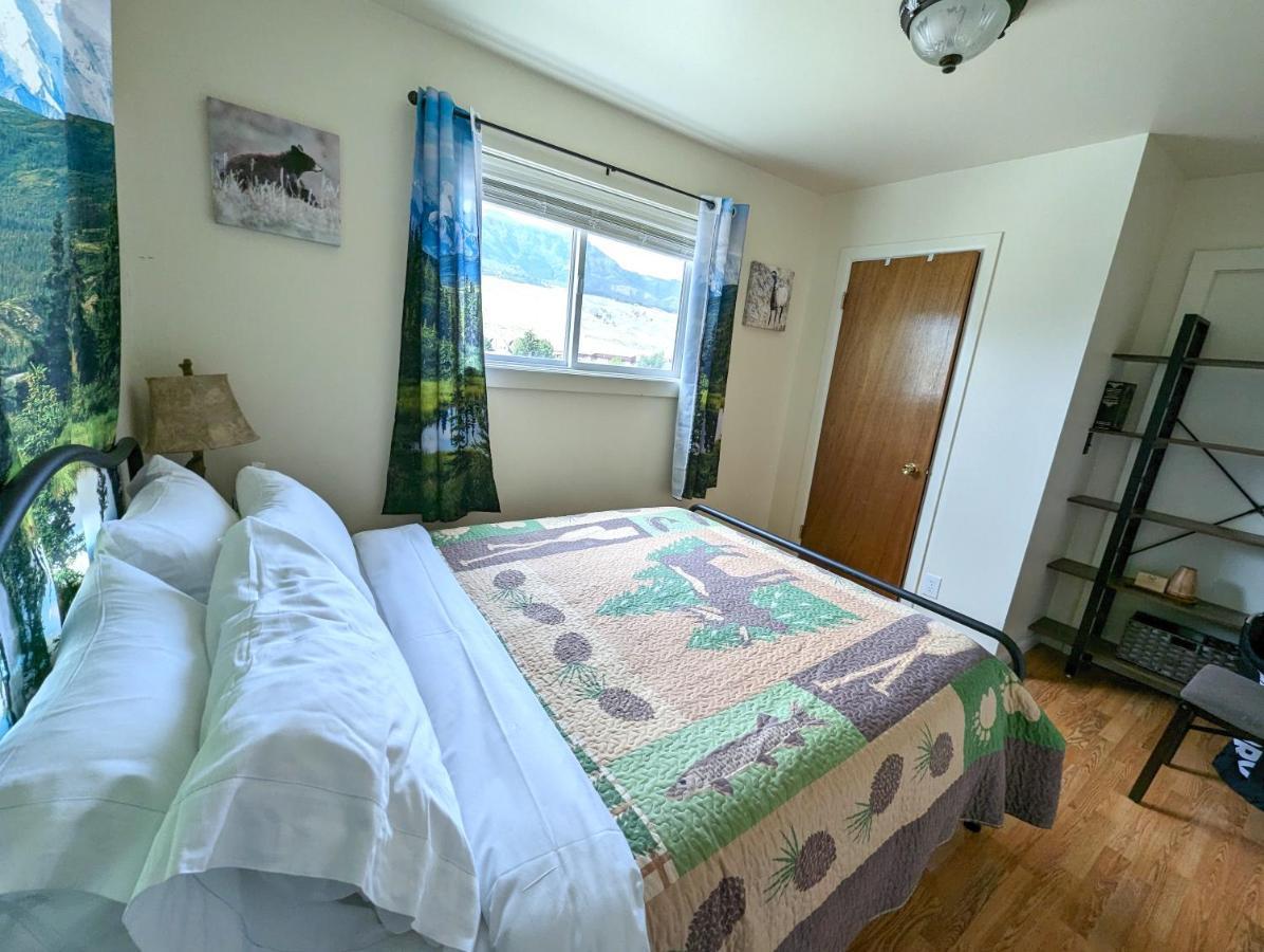 Yellowstone Treasure Guesthouses On The River Gardiner Esterno foto