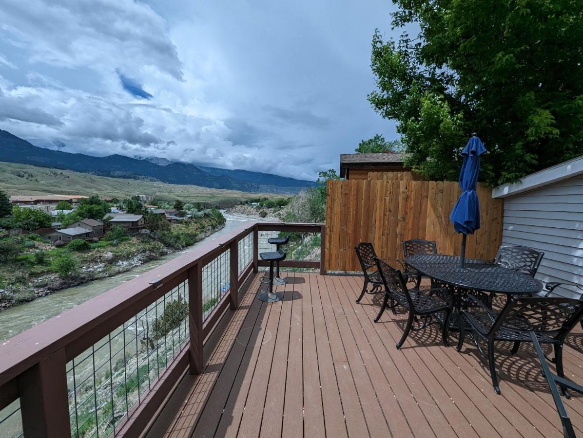 Yellowstone Treasure Guesthouses On The River Gardiner Esterno foto