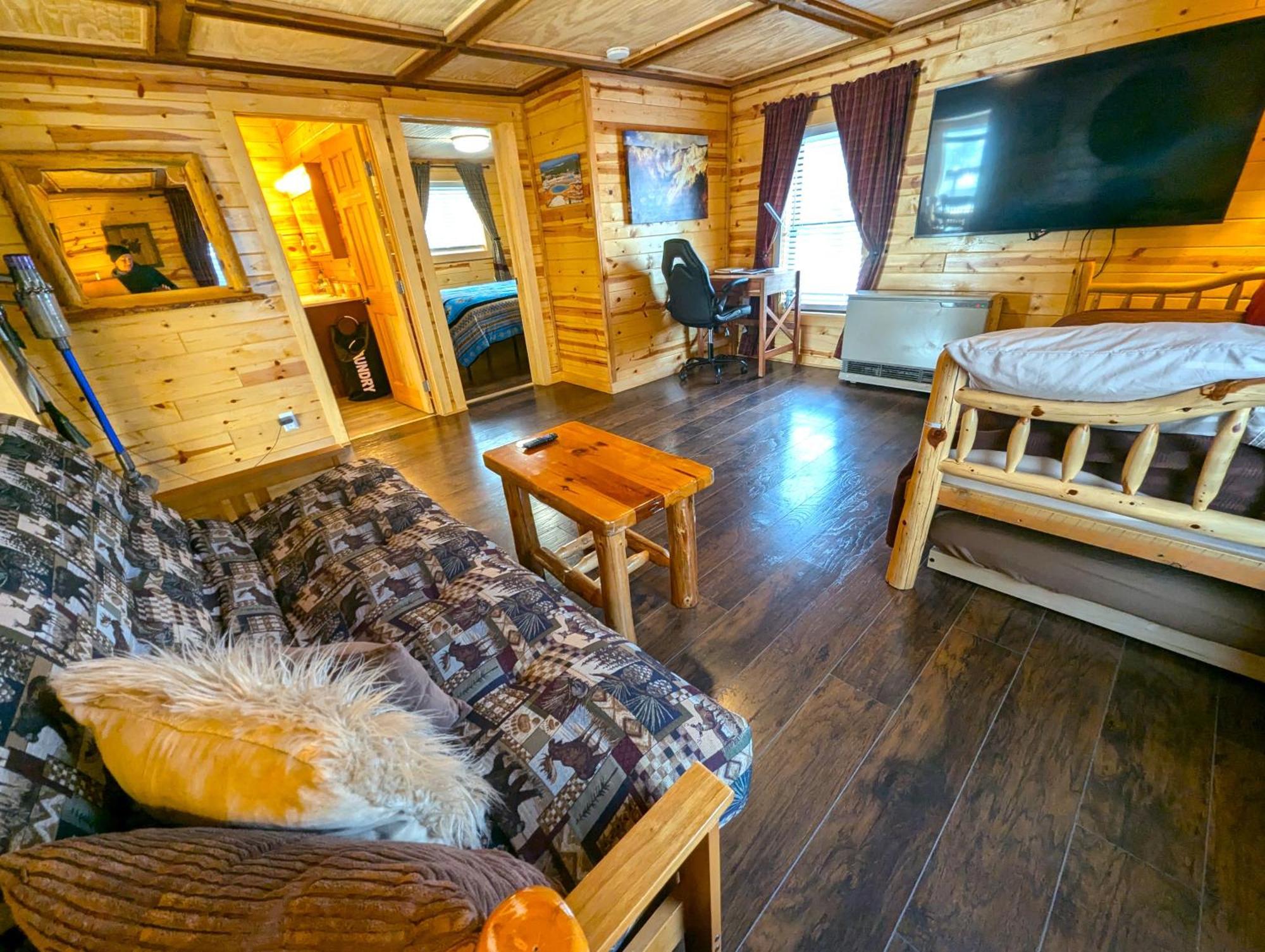 Yellowstone Treasure Guesthouses On The River Gardiner Esterno foto
