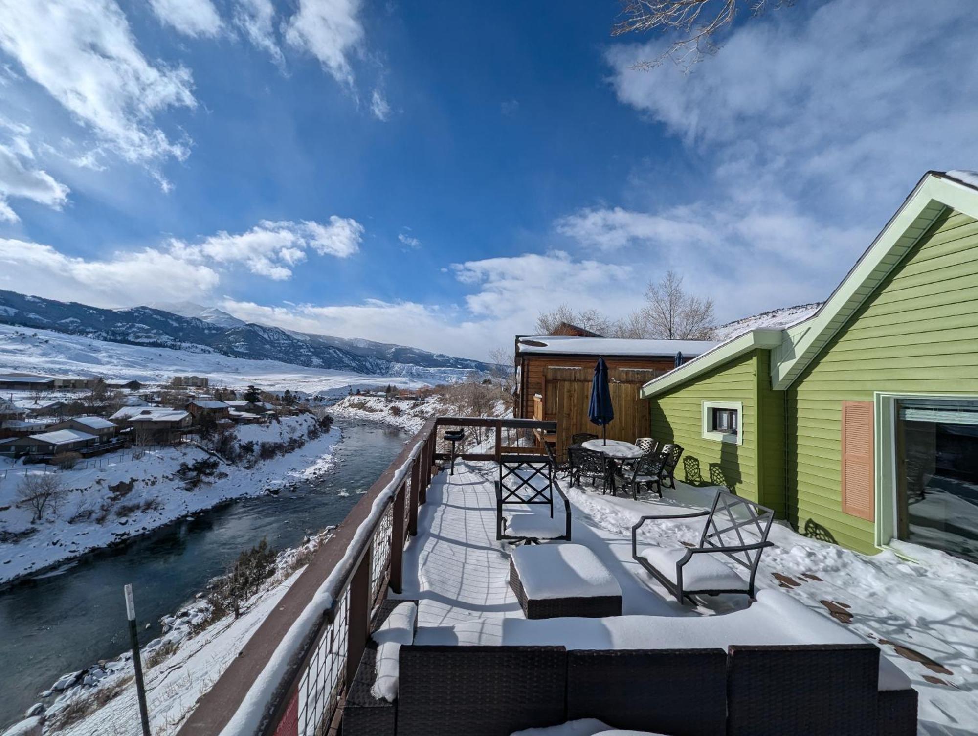 Yellowstone Treasure Guesthouses On The River Gardiner Esterno foto