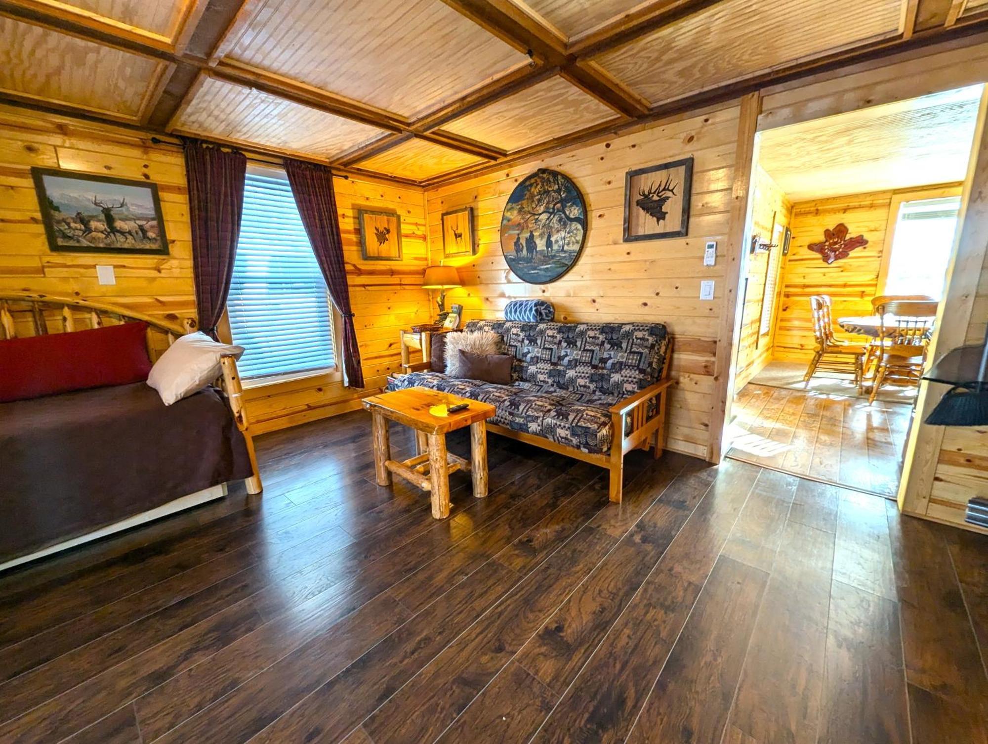 Yellowstone Treasure Guesthouses On The River Gardiner Esterno foto